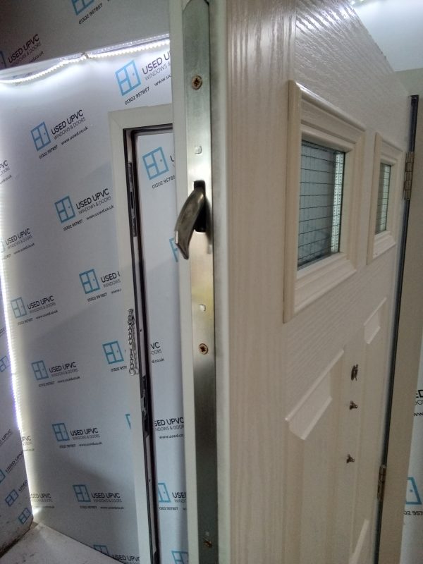 Used White Composite Front Door 875mm x 2060mm C11D20 - Image 4