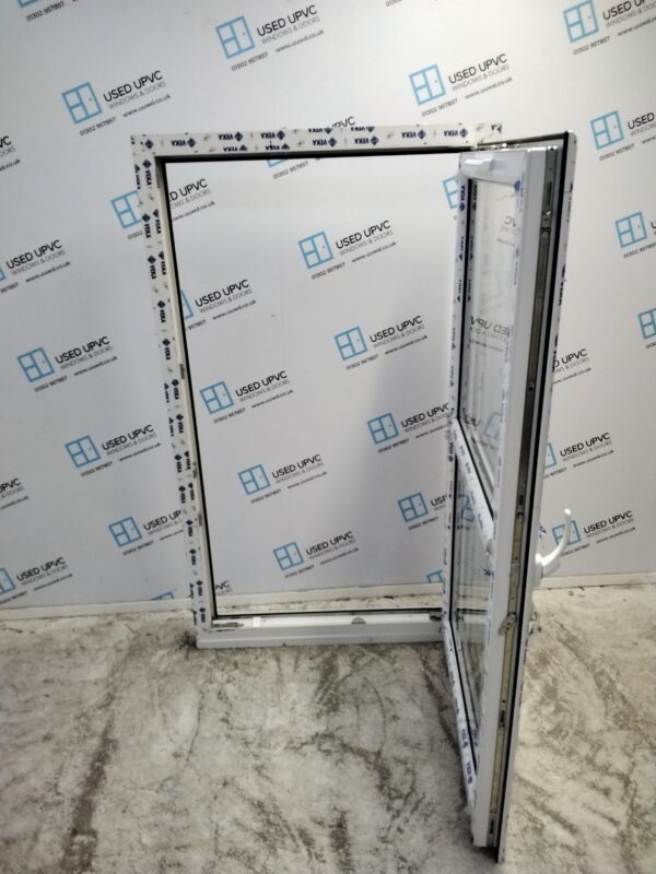 Used White Upvc Tilt and Turn window 935mm x 1600mm C2006 - Image 2