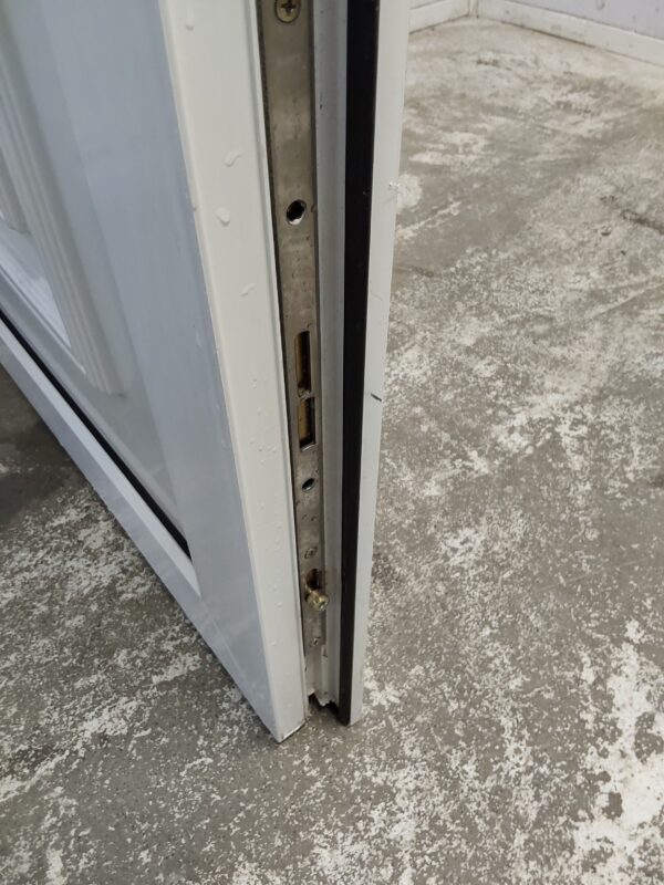 Used White Upvc Front Door 930mm x 2080mm (reduce to 915mm) 0566 - Image 7