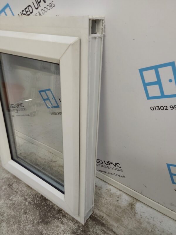 Used White Upvc Window 570mm x 750mm C2B102 - Image 4