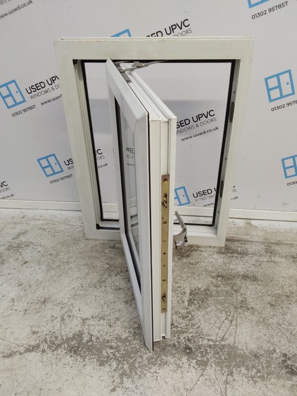 Used White Upvc Window 570mm x 750mm C2B102 - Image 3