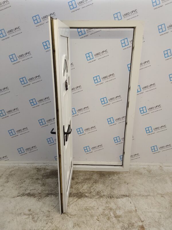 Used White Upvc Front Door 945mm x 2050mm 0050 - Image 3