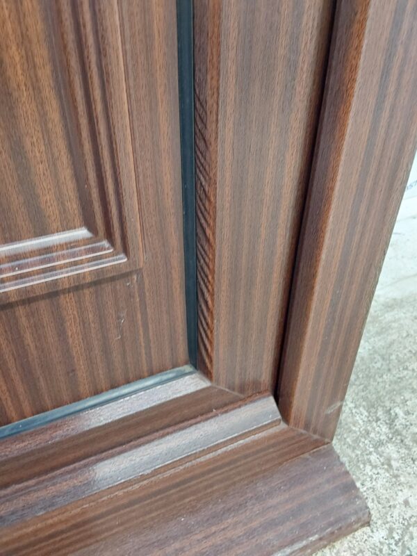 Used Woodgrain Upvc Front Door 880mm x 2100mm 0268 - Image 5