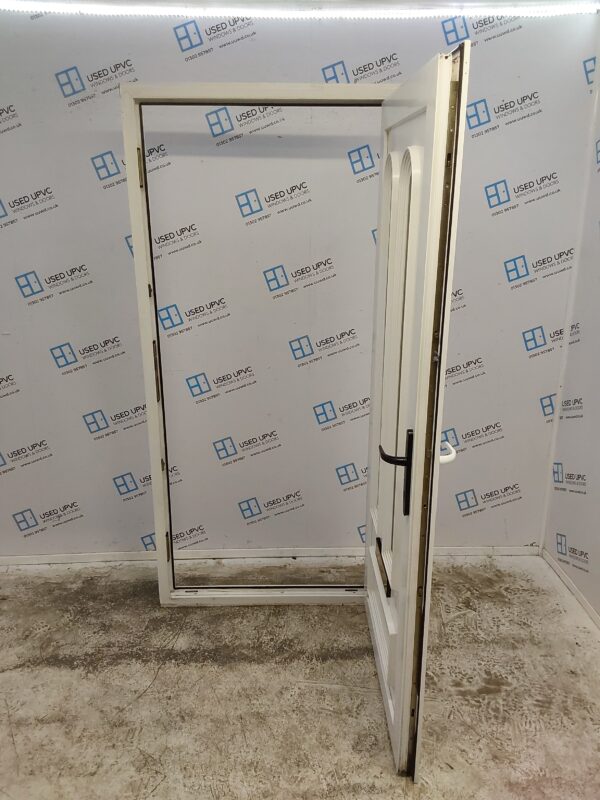 Used White Upvc Front Door 940mm x 2035mm C7D067 - Image 3