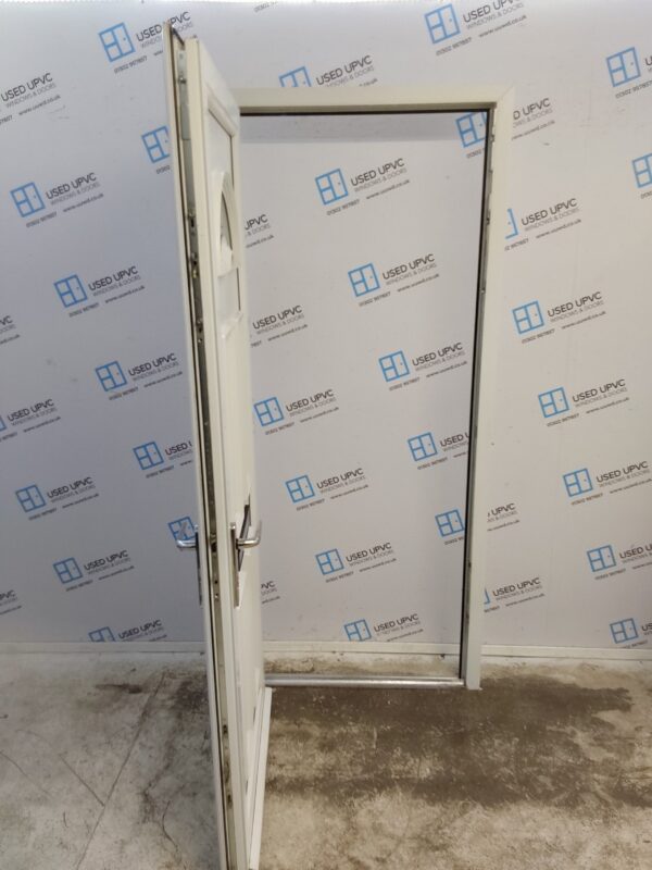 Used White Upvc Front Door 925mm x 2065mm (reduce to 905mm) C7D076 - Image 3