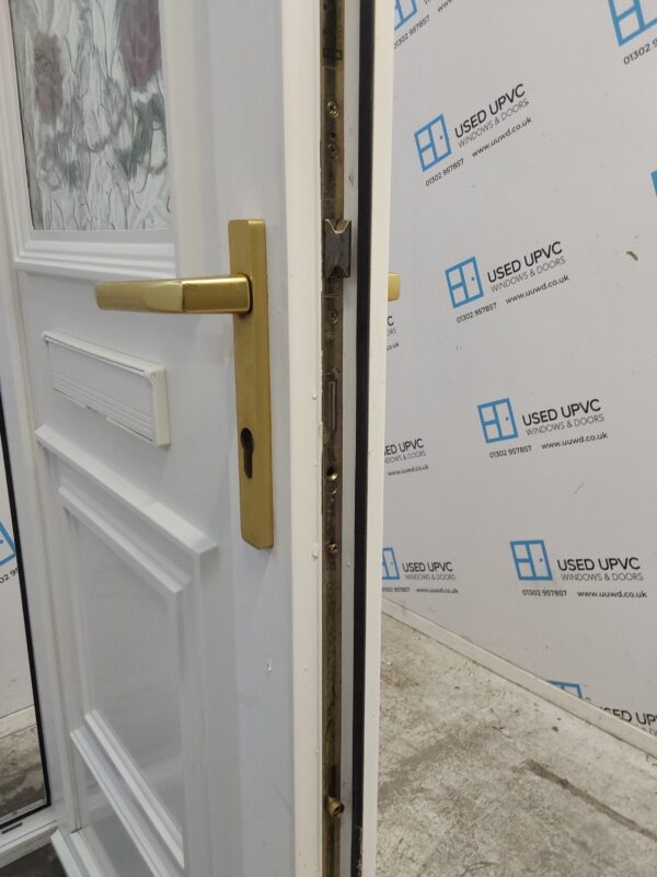 Used White Upvc Front Door 865mm x 2025mm 0475 - Image 5