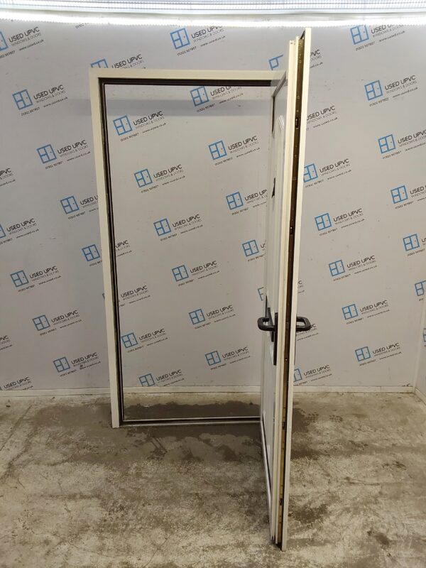 Used White Upvc Front Door 995mm x 2045mm C8D40 - Image 3