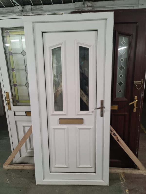 Used white upvc front door 940mm x 2040mm (0351)