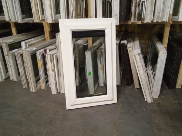 Used White Upvc Window 570mm x 935mm W0320