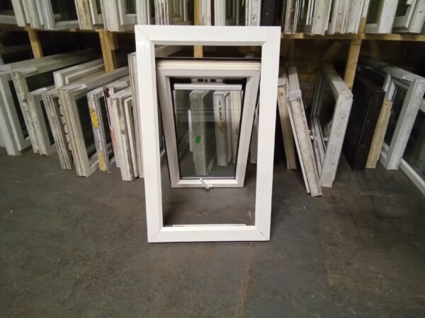 Used White Upvc Window 570mm x 935mm W0320 - Image 2
