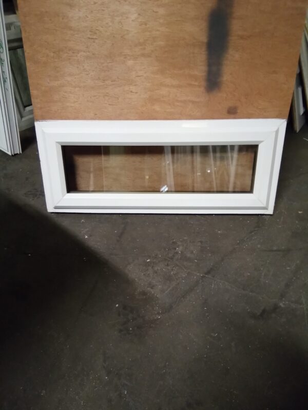 Used White Upvc Window 1055mm x 420mm W0032