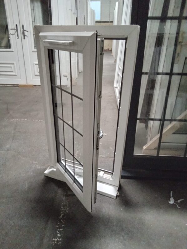 Used White Upvc Window 580mm x 1030mm W0320 - Image 3