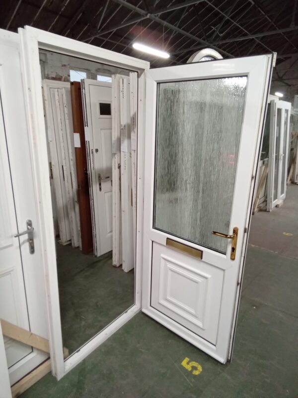 Used White Upvc Front Door 920mm x 2060mm 0424 - Image 3