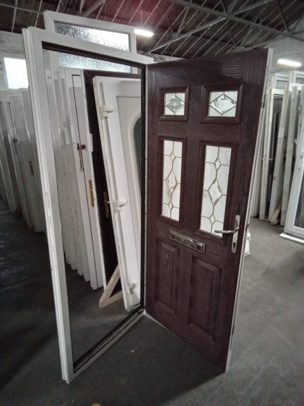 Used Brown Composite Front Door 900mm x 2065mm 0697 - Image 3