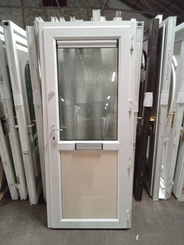Used White Upvc Front Door 880mm x 2050mm 0810 - Image 5