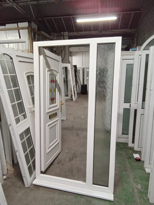 Used White Upvc Front Door And Side Panel 1185mm x 2090mm FD0031 - Image 4