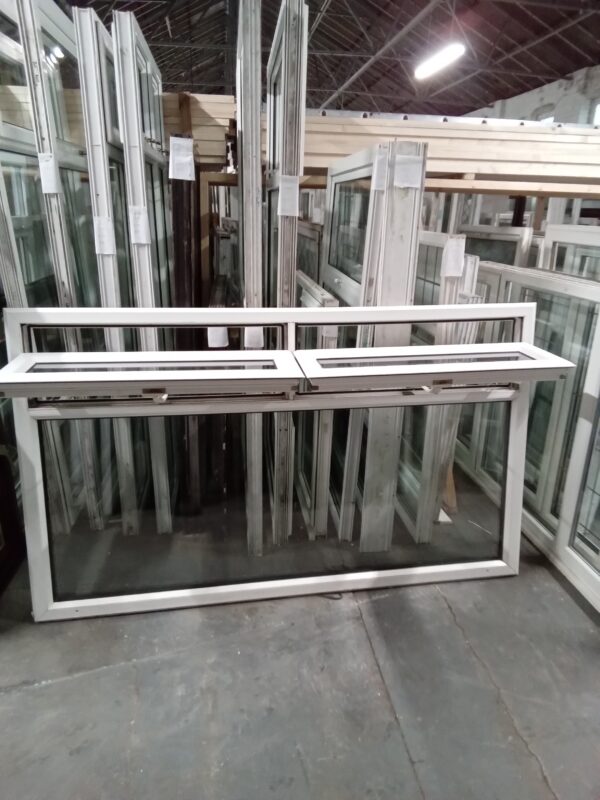 Used White Upvc caravan window 2040mm x 1185mm LW0027 - Image 3