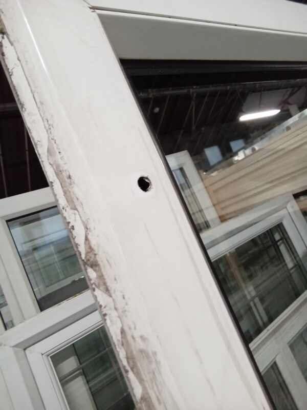 Used White Upvc caravan window 2040mm x 1185mm LW0027 - Image 7