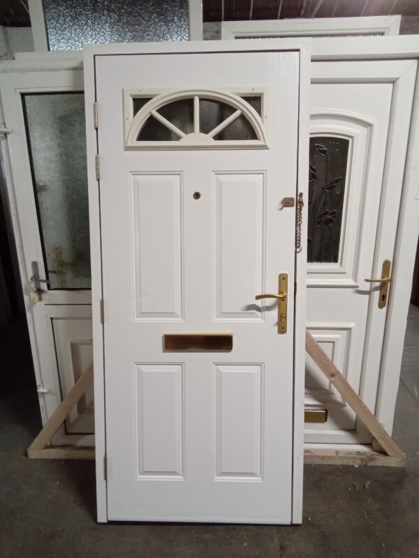 Used red Composite Front Door 925mm x 2090mm 0677 - Image 4