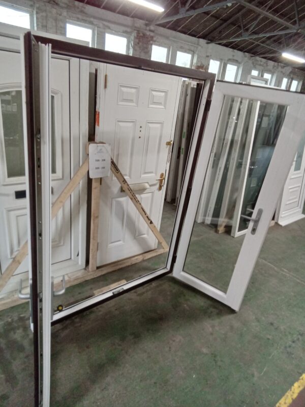 Used Rosewood Upvc French Doors 1500mm x 2045mm EA3 - Image 5