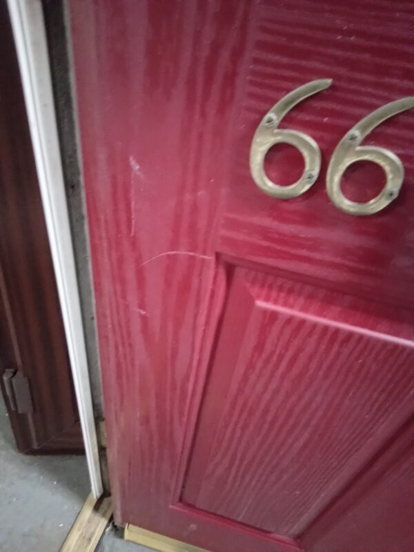 Used red Composite Front door 880mm x 2080mm 0631 - Image 4