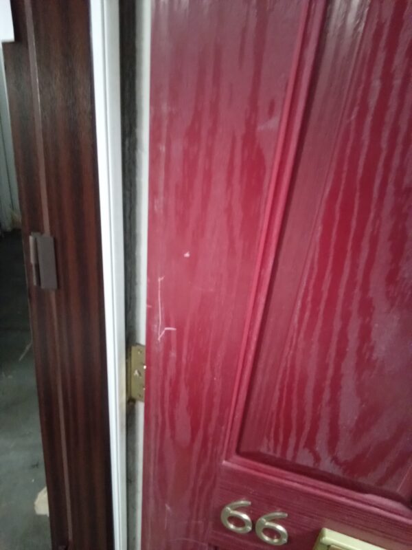 Used red Composite Front door 880mm x 2080mm 0631 - Image 5