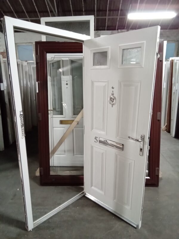 Used White Composite Front fire Door 890mm x 2005mm 0715 - Image 3