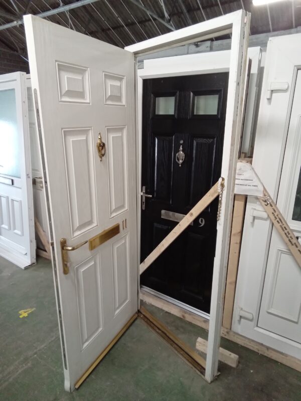 Used White Composite Front Door 875mm x 2075mm 0326 - Image 5