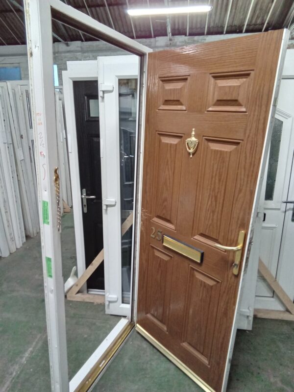 Used Brown Composite Front Door 890mm x 2055mm 0327 - Image 4