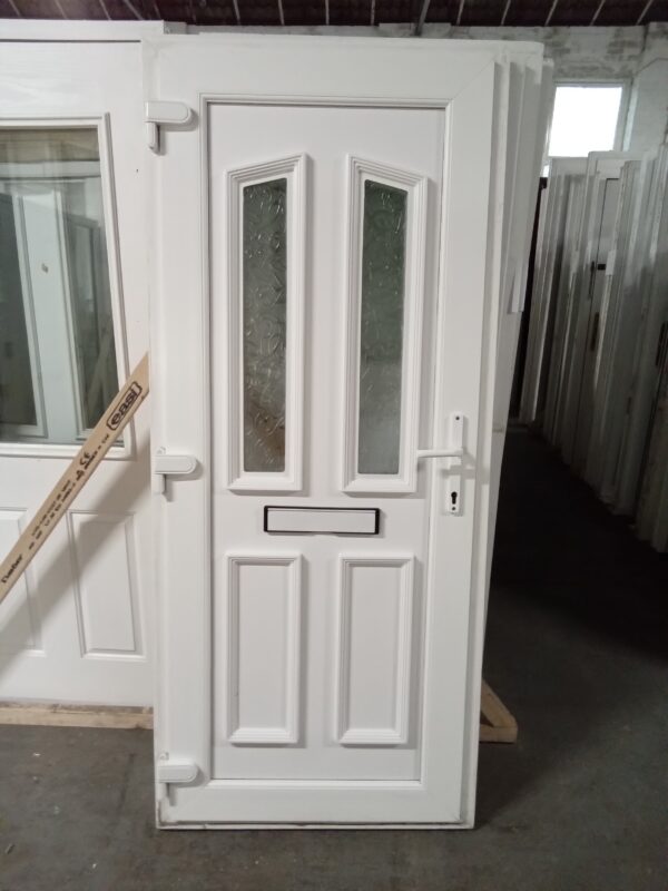 Used White Upvc Front Door 895mm x 2075mm 0637 - Image 4