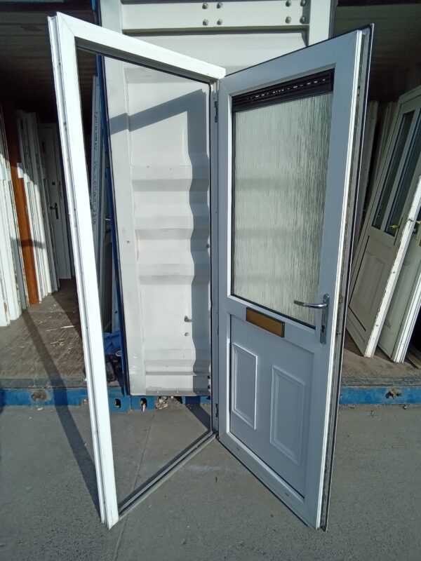 Used White Upvc Front Door 885mm x 2060mm C8D01 - Image 3
