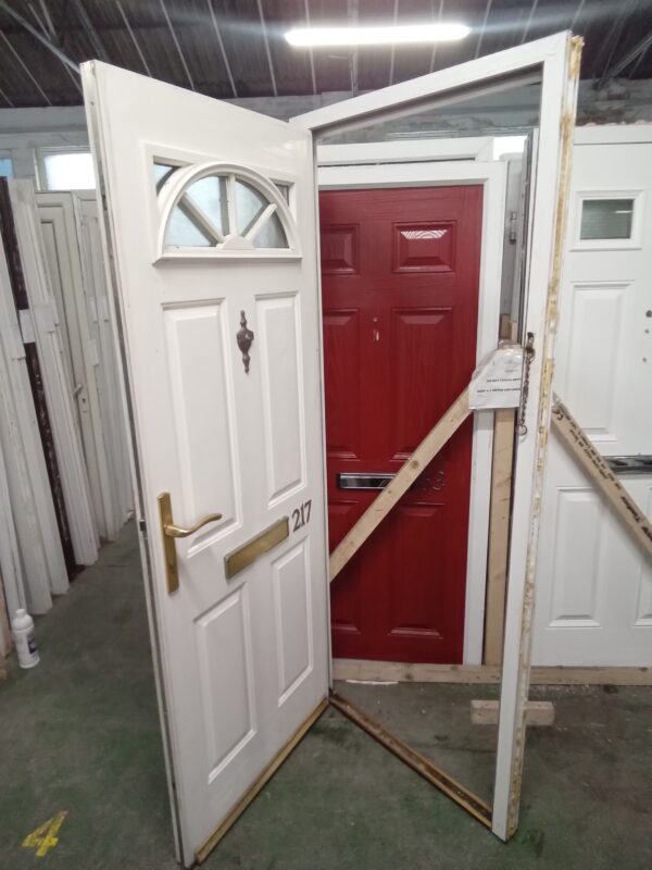 Used White Composite Front Door 880mm x 2095mm 0288 - Image 3