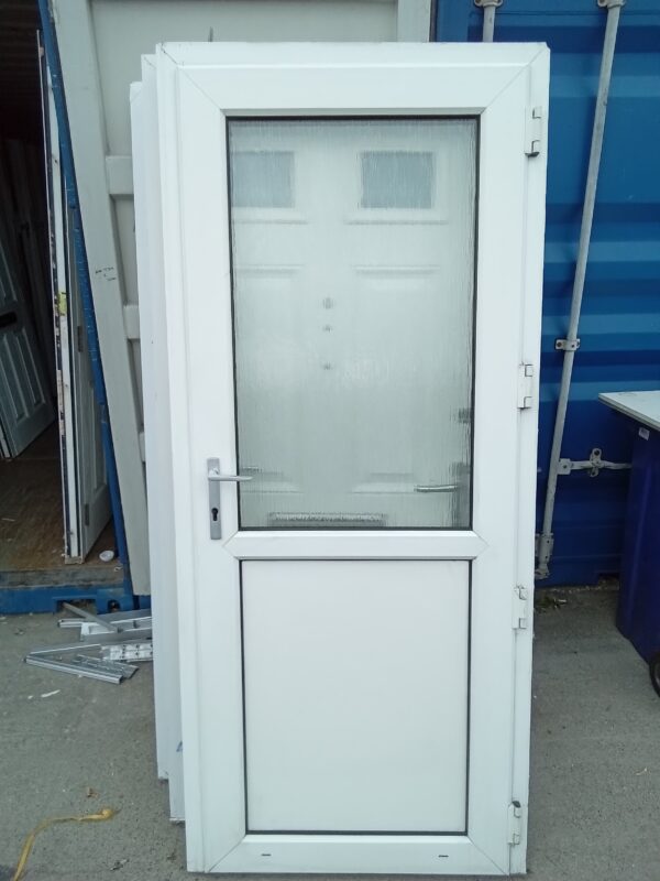 Used White Upvc Back Door OUTWARDS OPENING 900mm wide x 2070mm C6D45 - Image 2