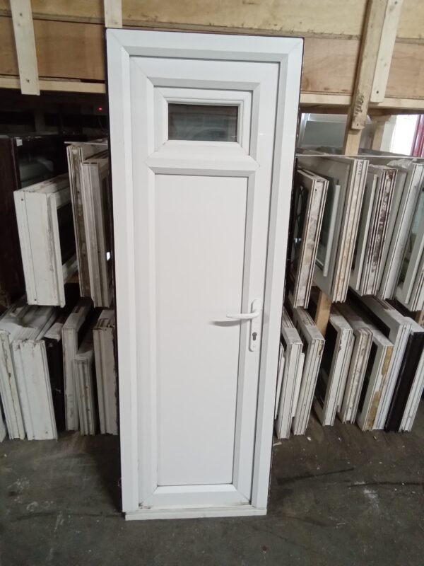 Used White Upvc Kennel door 650mm x 1880mm DK4 - Image 4