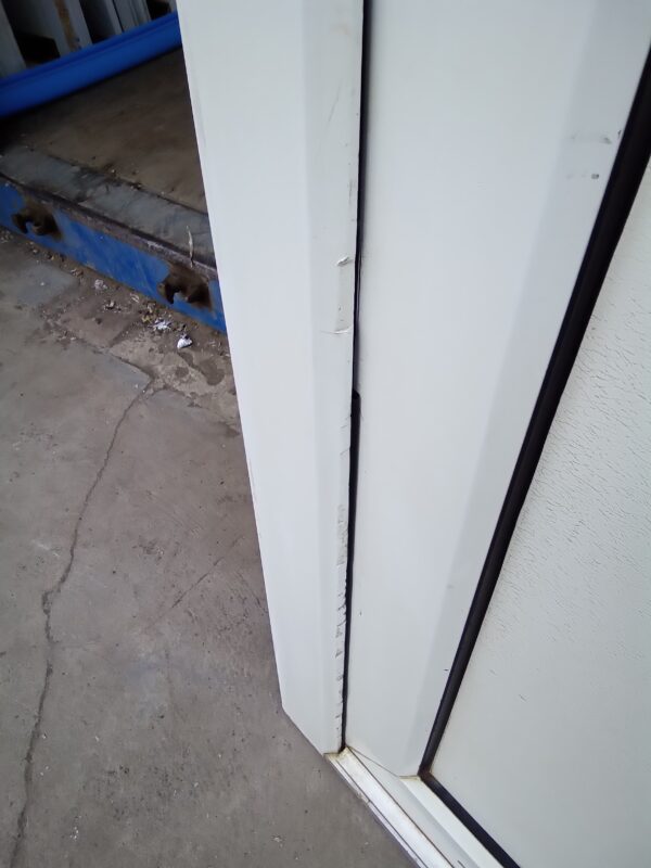Used White Upvc Front Door And Frame 885mm x 2055mm C10D09 - Image 2