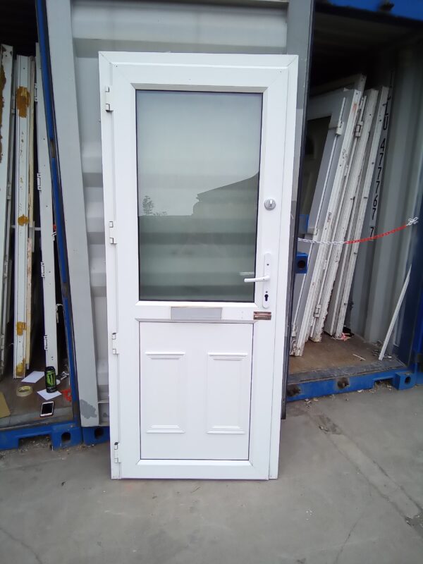 Used White Upvc Front Door And Frame 870mm x 2055mm C10D29 - Image 4