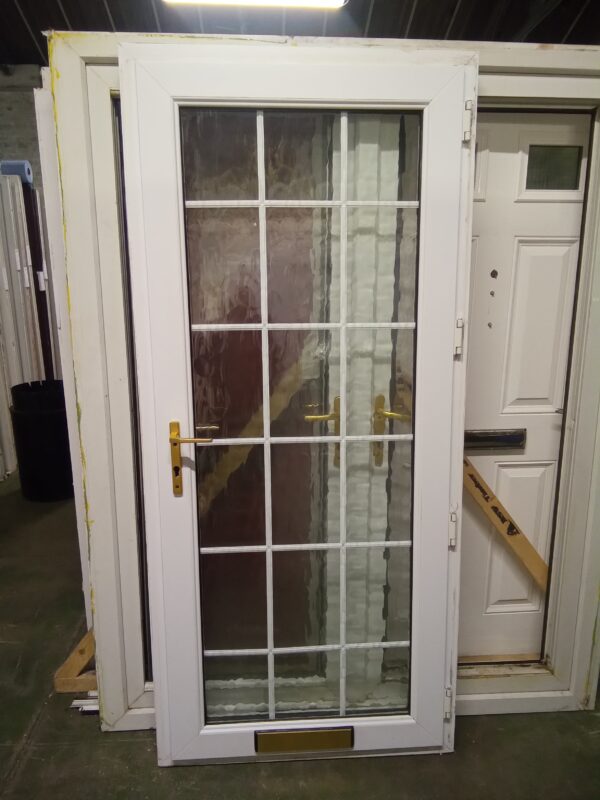 Used White Upvc Front Door 925mm x 2040mm 0353 - Image 5