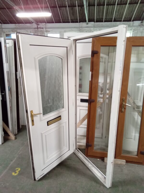 Used White Upvc Front Door 915mm x 2030mm 0171 - Image 3
