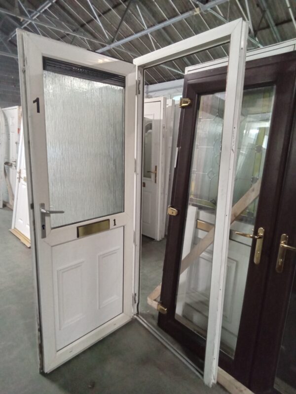 Used White Upvc Front Door 890mm x 2050mm 0339 - Image 2