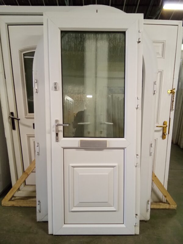 Used White Upvc Front Door 885mm x 2060mm 0304 - Image 3