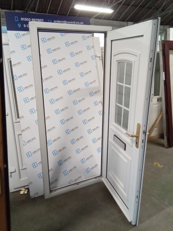 Used White Upvc Front Door 905mm x 2050mm 0130 - Image 4