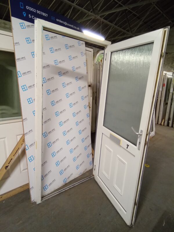 Used White Upvc Front Door 1060mm x 2070mm 0866 - Image 4