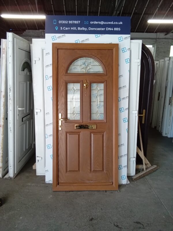 Used Oak Composite Front door 920mm x 2040mm 0431