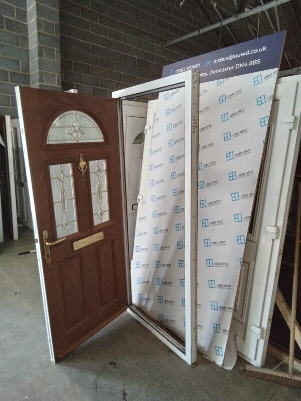 Used Oak Composite Front door 920mm x 2040mm 0431 - Image 4