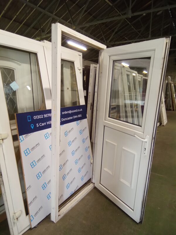 Used white Upvc Stable Door 905mm x 2040mm - Image 4