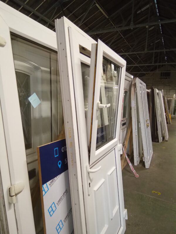Used white Upvc Stable Door 905mm x 2040mm - Image 5