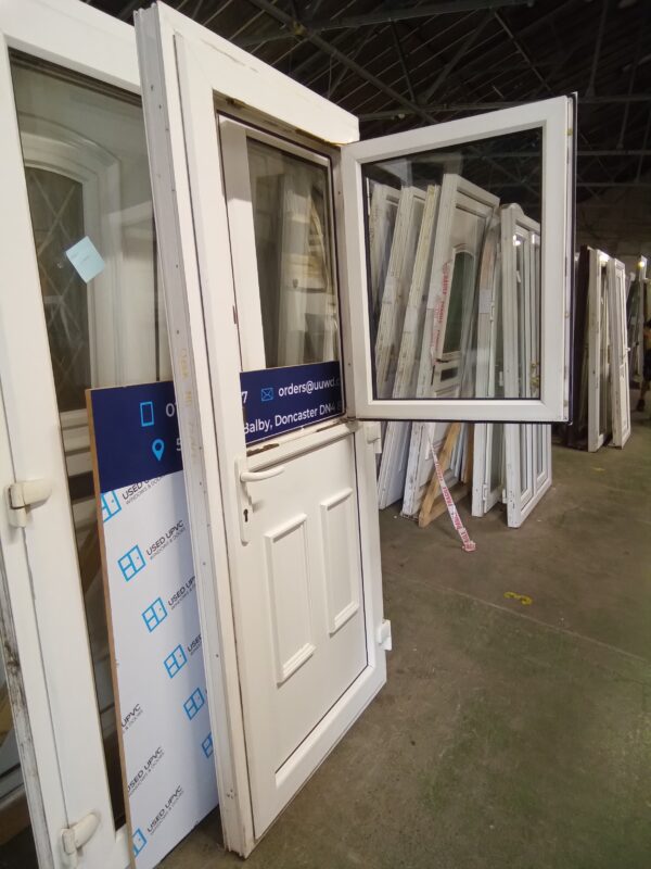 Used white Upvc Stable Door 905mm x 2040mm - Image 6