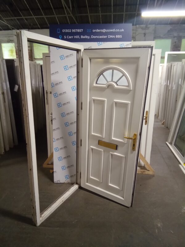 Used White Upvc Front Door 900mm x 2040mm 0827 - Image 3