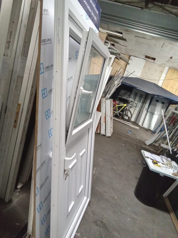 Used white back stable door 1010mm x 2025mm 0833 - Image 5