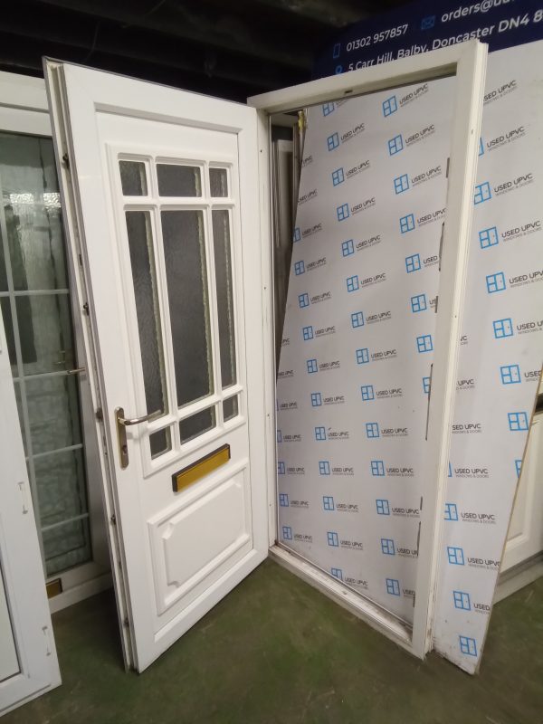 Used White Upvc Front Door 905mm x 2065mm 0880 - Image 4